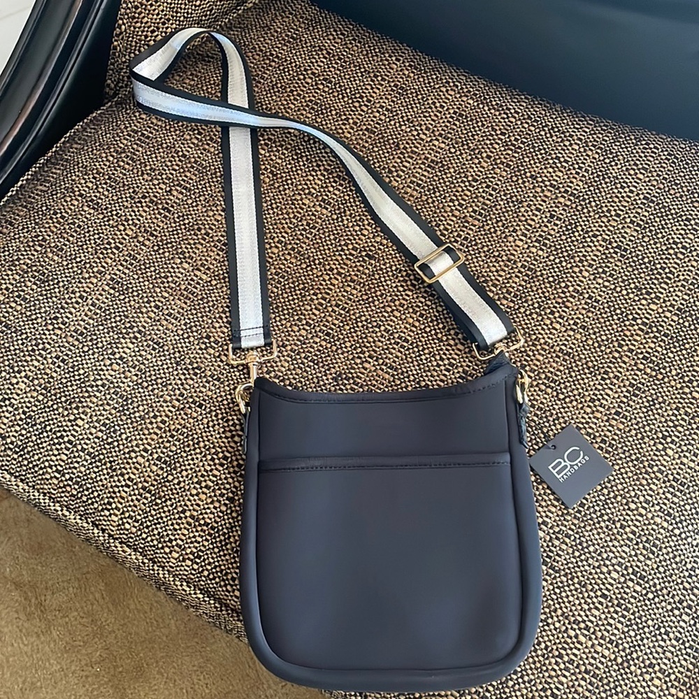 Neoprene black zipper handbag